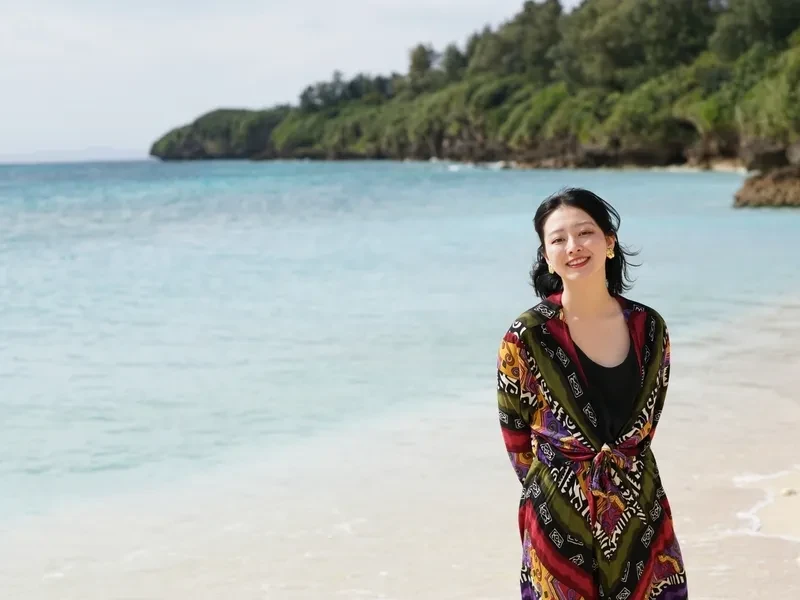 体験談②：リゾート施設内寮に住むスタッフ「通勤0分の魅力は、なんといっても自由時間が増えたこと！

早番の日なんかは、午後からは丸ごと自分の時間になります。前は都会で通勤に片道1時間かかってたので、その分をゆっくり景色を楽しんだり、趣味に使えたりしてとても充実してます。

友達もできたし、寮での生活楽しいです！」